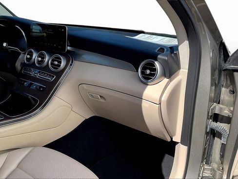 Used 2021 Mercedes-Benz GLC 300 4MATIC image 26