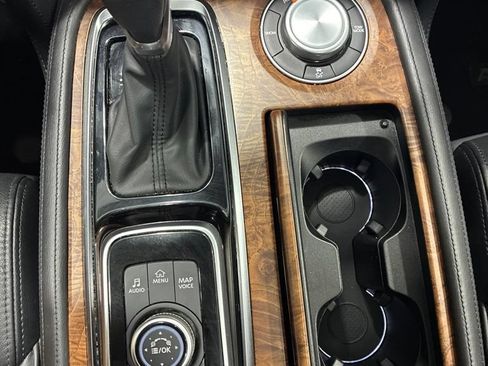 Used 2024 Nissan Armada SL w/ Captain's Chairs Package AWD/4WD image 25
