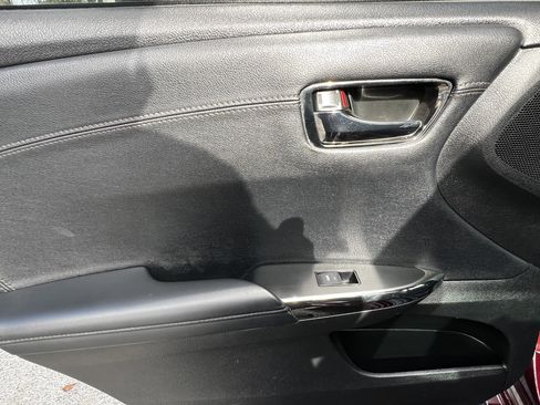 Used 2015 Toyota Avalon XLE Touring image 31