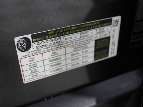 Used 2022 Jaguar F-PACE S image 42