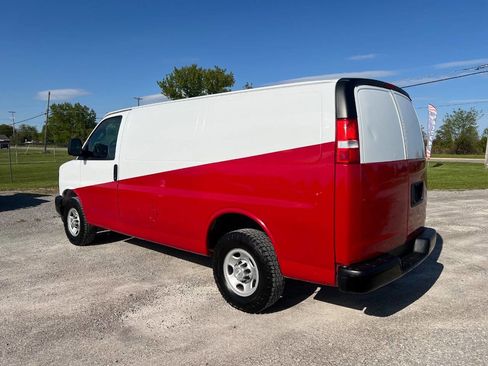 Used 2017 Chevrolet Express 2500 RWD image 6