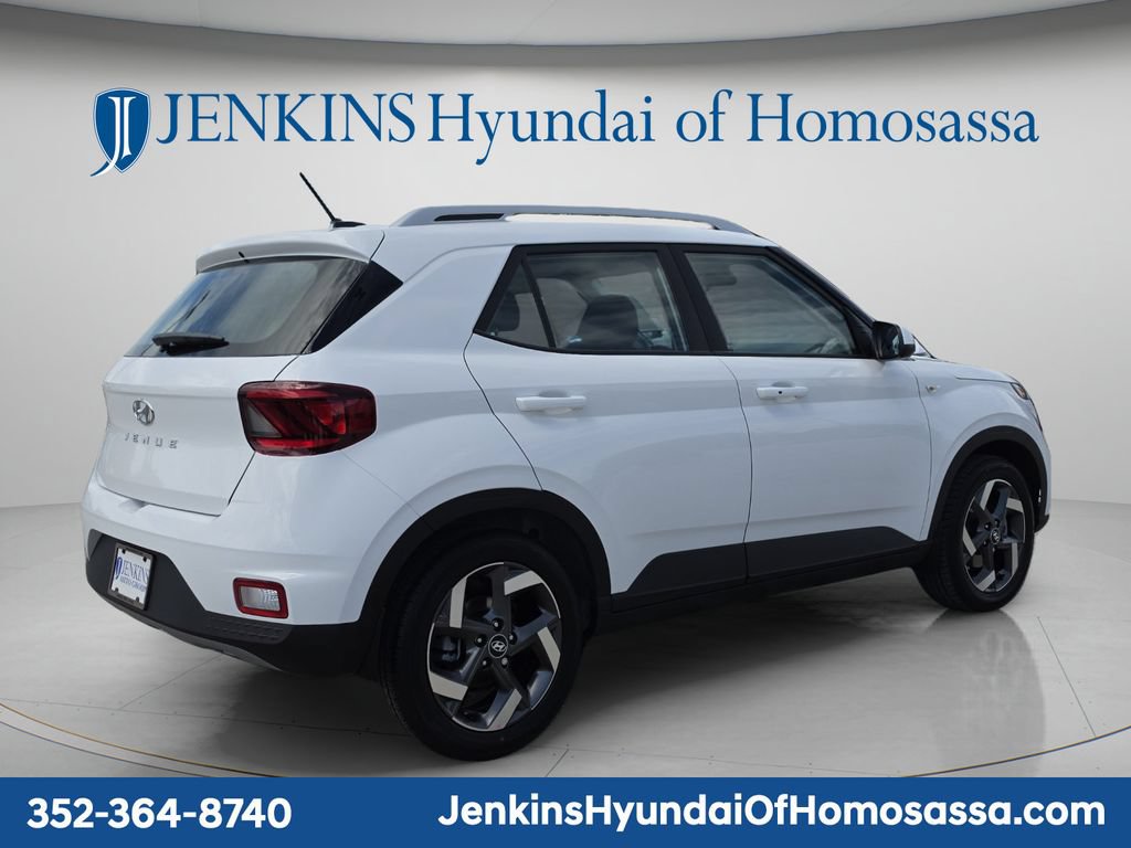 New 2026 Hyundai Venue SEL FWD image 3