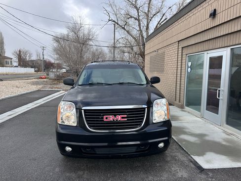 Used 2007 GMC Yukon SLT w/ SLT Preferred Equipment Group image 3