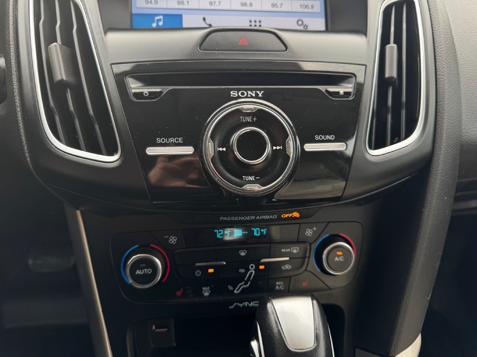 Used 2016 Ford Focus Titanium FWD image 24
