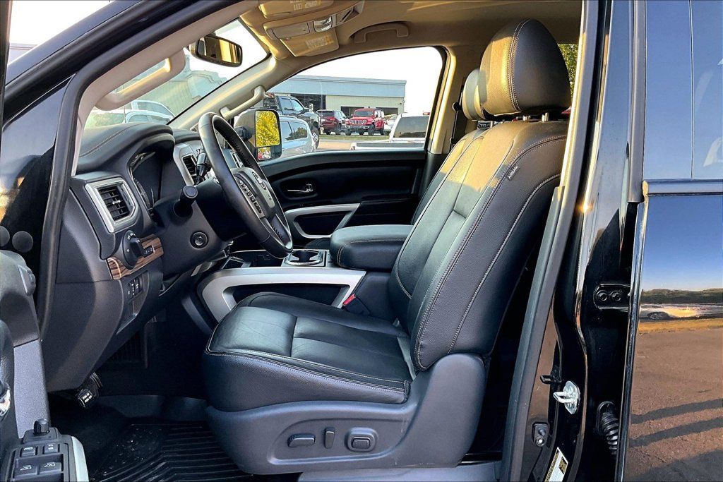 Used 2018 Nissan Titan SL w/ Texas Titan Edition AWD/4WD image 25