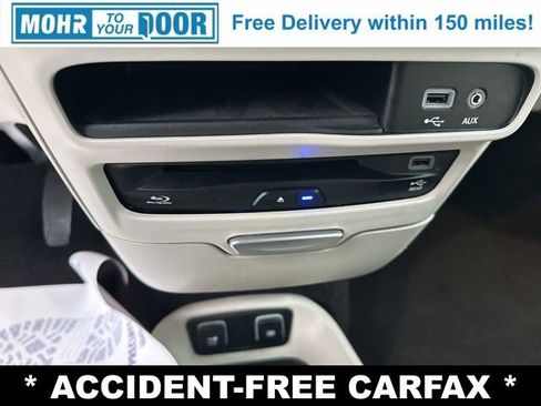 Used 2018 Chrysler Pacifica Limited image 20