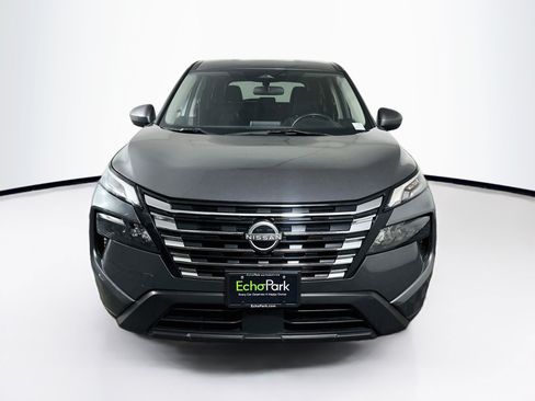 Used 2024 Nissan Rogue SV AWD/4WD image 2