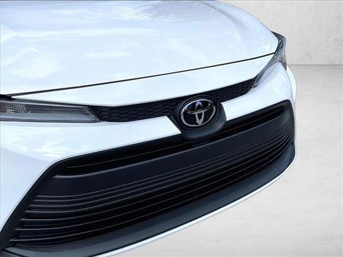 Used 2024 Toyota Corolla LE FWD image 30