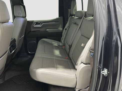 Used 2022 Chevrolet Silverado 1500 LTZ w/ LTZ Premium Package image 22