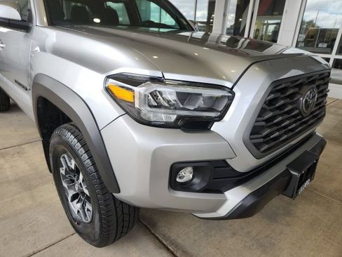 Used 2023 Toyota Tacoma TRD Off-Road w/ Black Out Package (TMS) AWD/4WD image 8