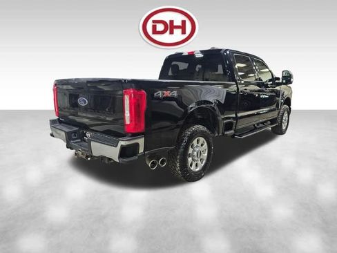 Used 2023 Ford F250 XLT w/ F-250 >10K GVWR Package AWD/4WD image 13