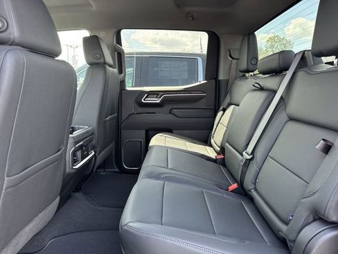 New 2026 GMC Sierra 1500 SLT w/ SLT Premium Package AWD/4WD image 9