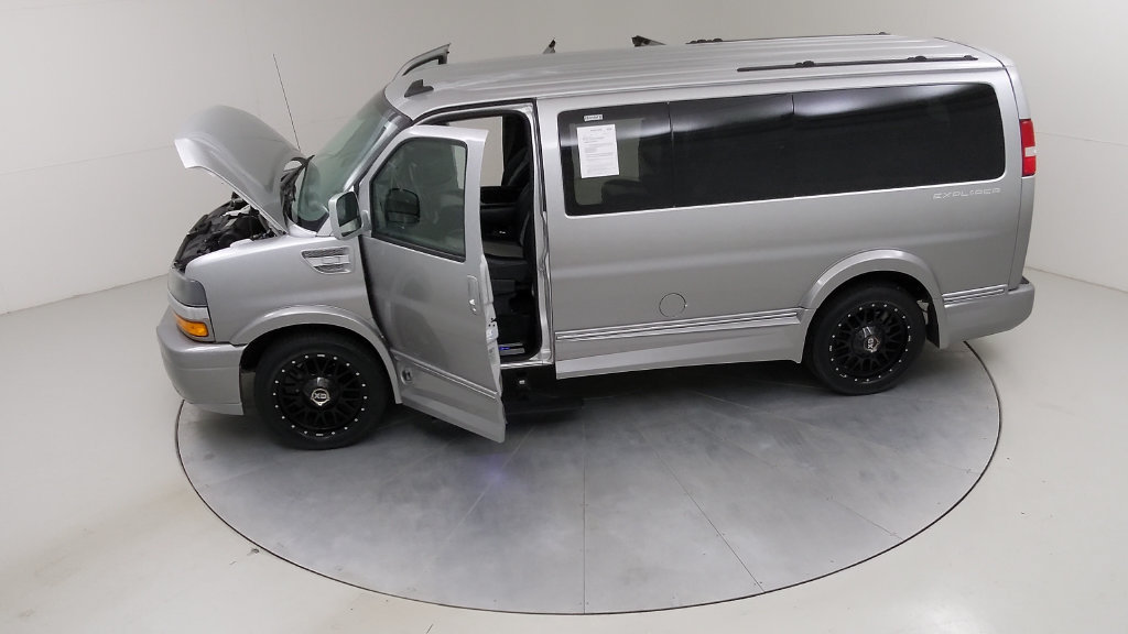 Used 2020 Chevrolet Express 2500 w/ Enhanced Convenience Package RWD image 57