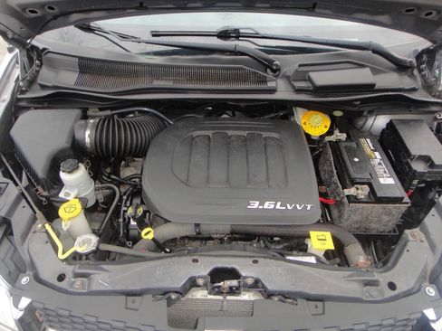 Used 2018 Dodge Grand Caravan SXT FWD image 16