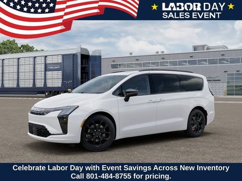 New 2027 Chrysler Pacifica Limited AWD/4WD image 2