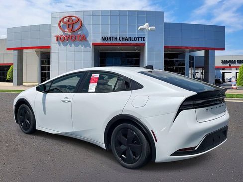 New 2026 Toyota Prius Plug-In Hybrid FWD image 5