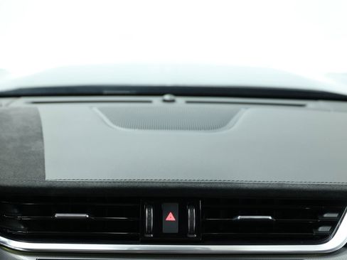 Used 2021 Jaguar F-PACE SVR image 28