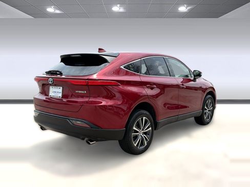 Used 2022 Toyota Venza LE AWD/4WD image 9