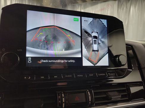 Used 2022 Nissan Pathfinder Platinum w/ Cargo Package image 17