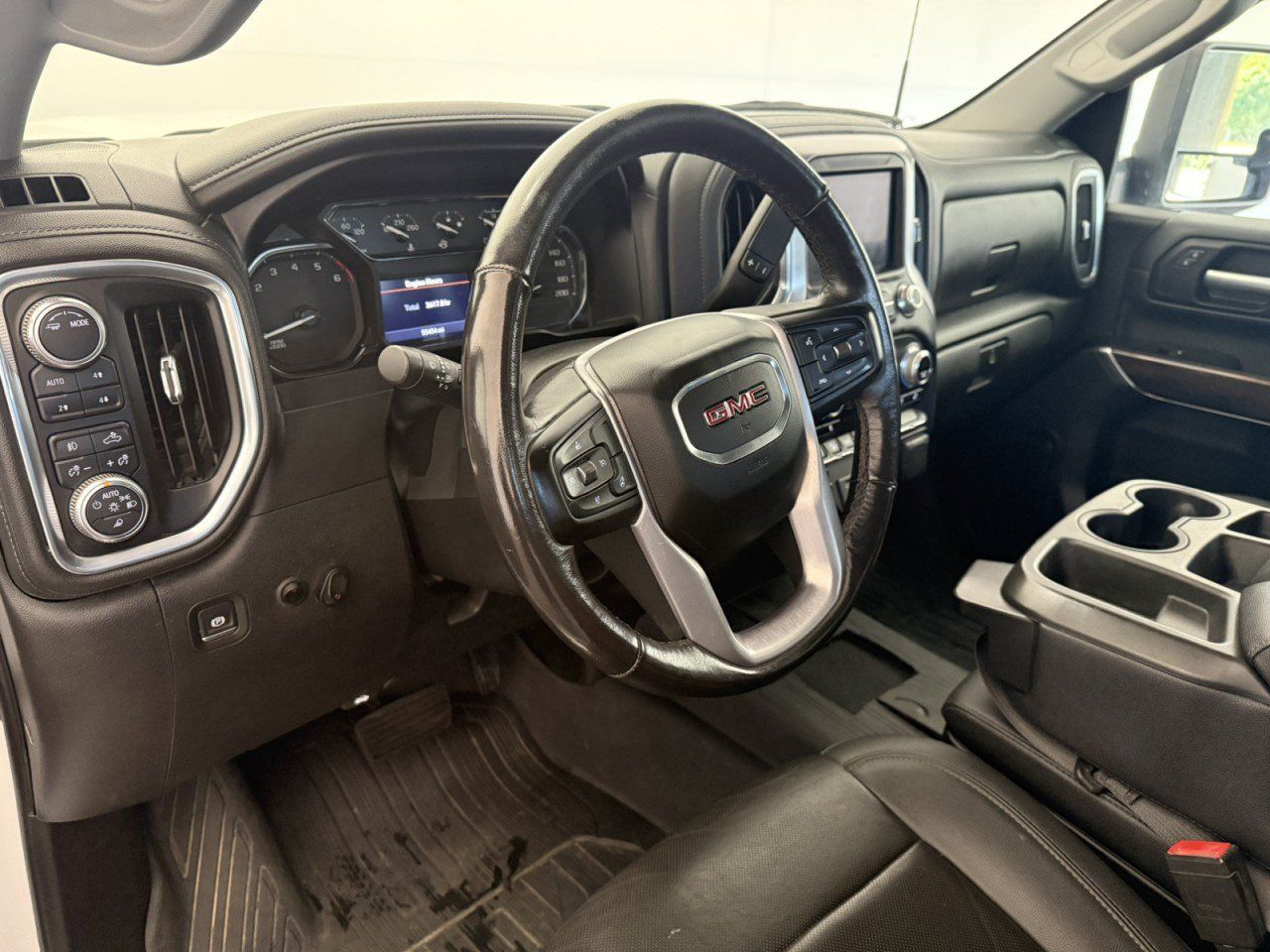 Used 2021 GMC Sierra 3500 SLT AWD/4WD image 15