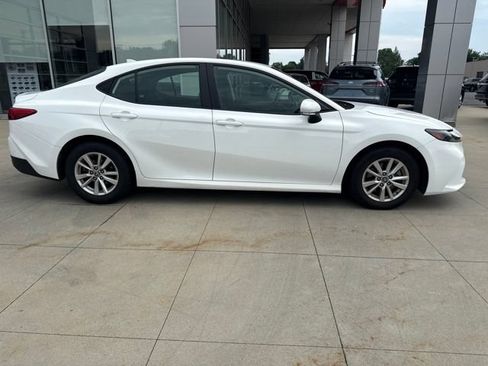 Used 2025 Toyota Camry LE FWD image 8