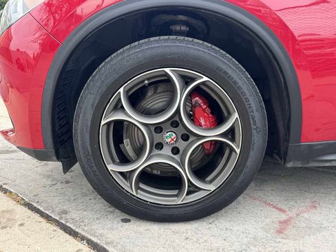 Used 2018 Alfa Romeo Stelvio Sport w/ Quick Order Package 22J Sport image 9
