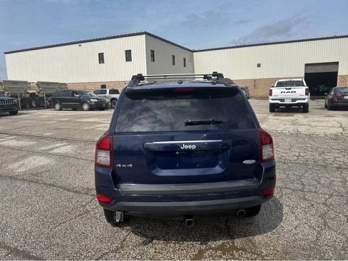 Used 2014 Jeep Compass Latitude w/ Sun/Sound Group AWD/4WD image 5