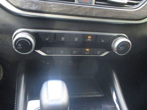 Used 2024 Nissan Altima 2.5 SV w/ SV Premium Package image 11