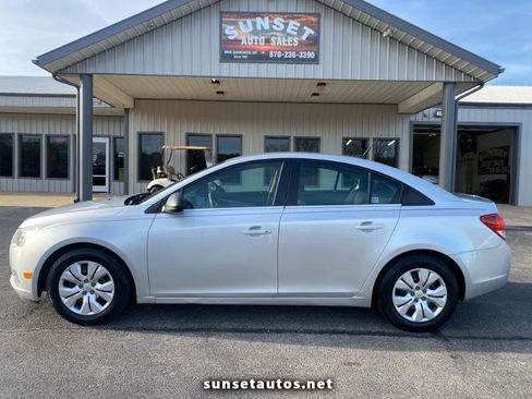 Used 2012 Chevrolet Cruze LS image 1