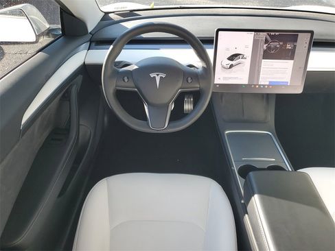 Used 2022 Tesla Model 3 Long Range image 10