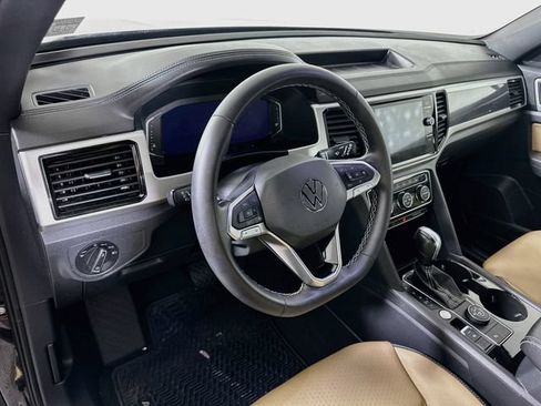 Certified 2023 Volkswagen Atlas Cross Sport SE AWD/4WD image 10