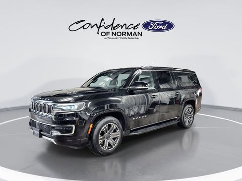 Used 2024 Jeep Wagoneer L Series II w/ Flexible Seating Group image 4