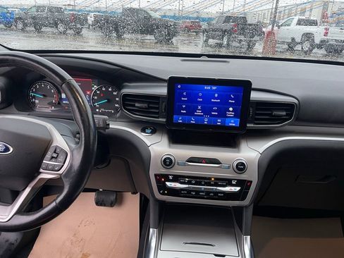 Used 2020 Ford Explorer XLT w/ Equipment Group 202A image 11