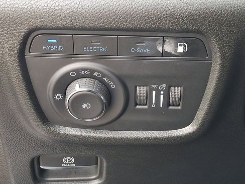 Used 2023 Jeep Grand Cherokee 4WD 4xe image 27