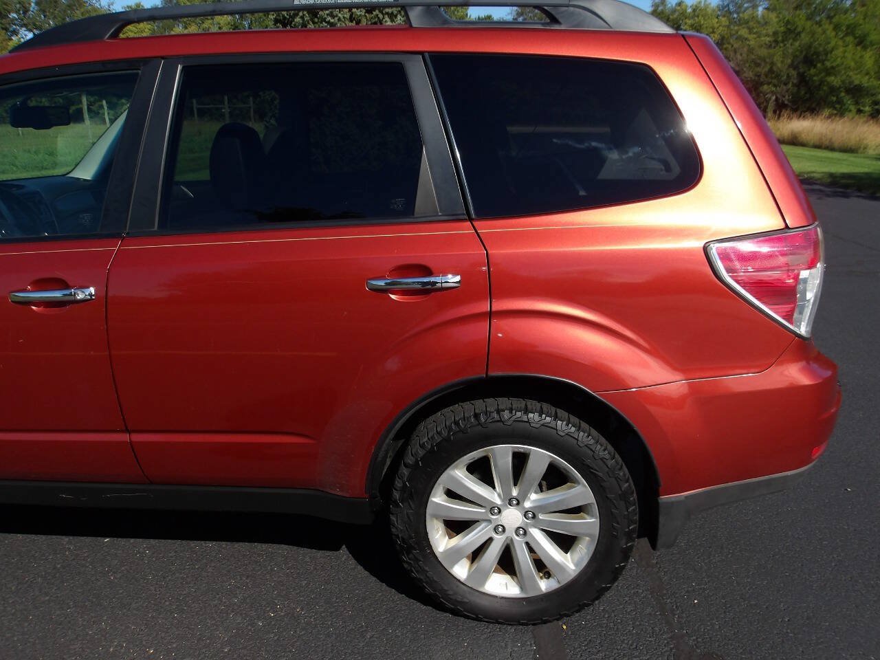 Used 2011 Subaru Forester 2.5X Limited AWD/4WD image 35