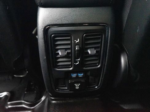 Used 2019 Jeep Grand Cherokee Limited image 28