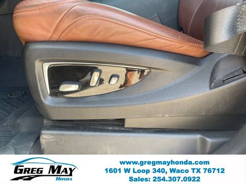 Used 2019 Cadillac Escalade ESV Premium Luxury AWD/4WD image 14