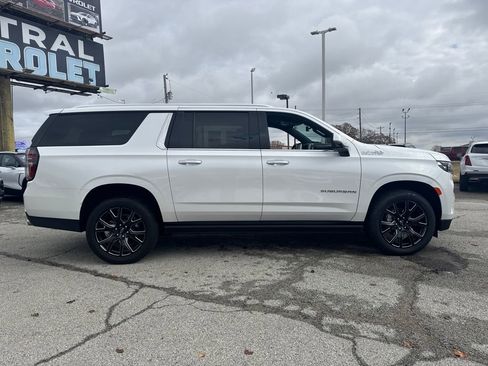 Used 2023 Chevrolet Suburban High Country image 6