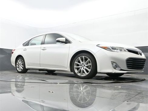 Used 2014 Toyota Avalon Limited image 9