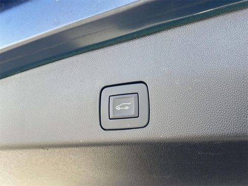 Used 2023 Buick Encore GX Essence w/ Experience Buick Package image 12