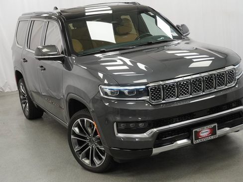 Used 2022 Jeep Grand Wagoneer Series III image 9