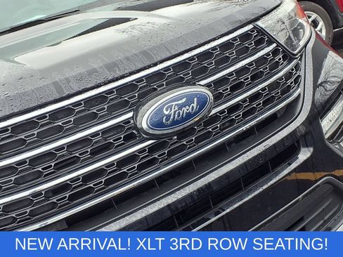 Used 2024 Ford Explorer XLT w/ Equipment Group 202A AWD/4WD image 10
