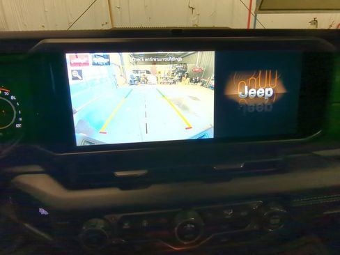 New 2026 Jeep Gladiator Mojave w/ Technology Group image 15