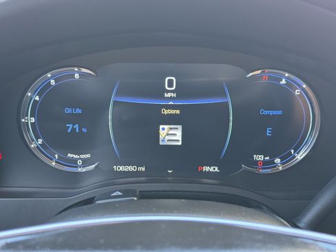 Used 2018 Cadillac Escalade Platinum AWD/4WD image 32