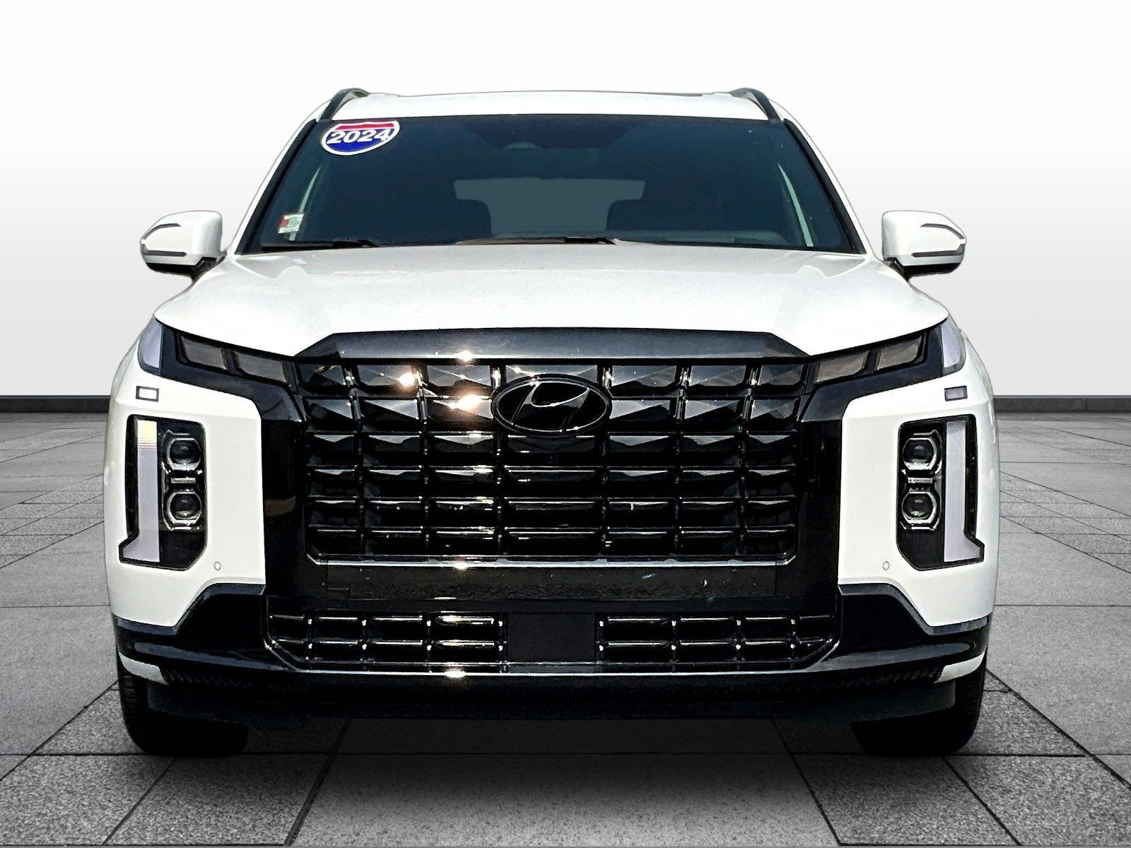 Used 2024 Hyundai Palisade Calligraphy AWD/4WD image 2