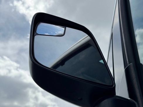 Used 2019 Nissan NV200 S image 44