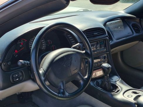 Used 1998 Chevrolet Corvette Convertible w/ Memory Pkg RWD image 9