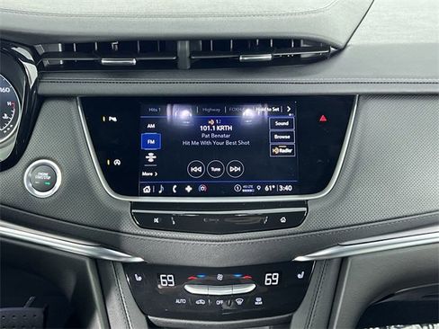 Used 2025 Cadillac XT5 Luxury image 14