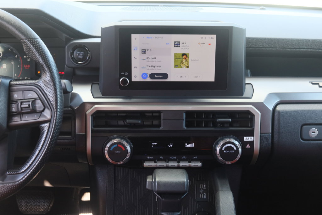 Used 2025 Toyota Tacoma SR5 AWD/4WD image 10