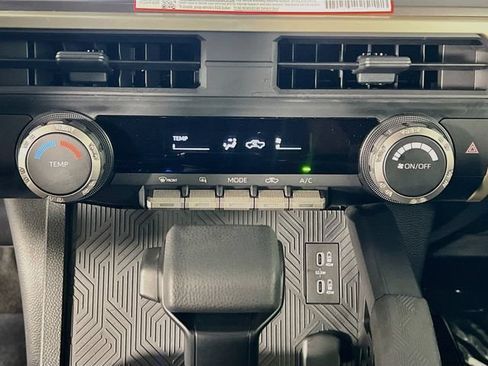 Used 2025 Toyota Tacoma SR5 AWD/4WD image 23